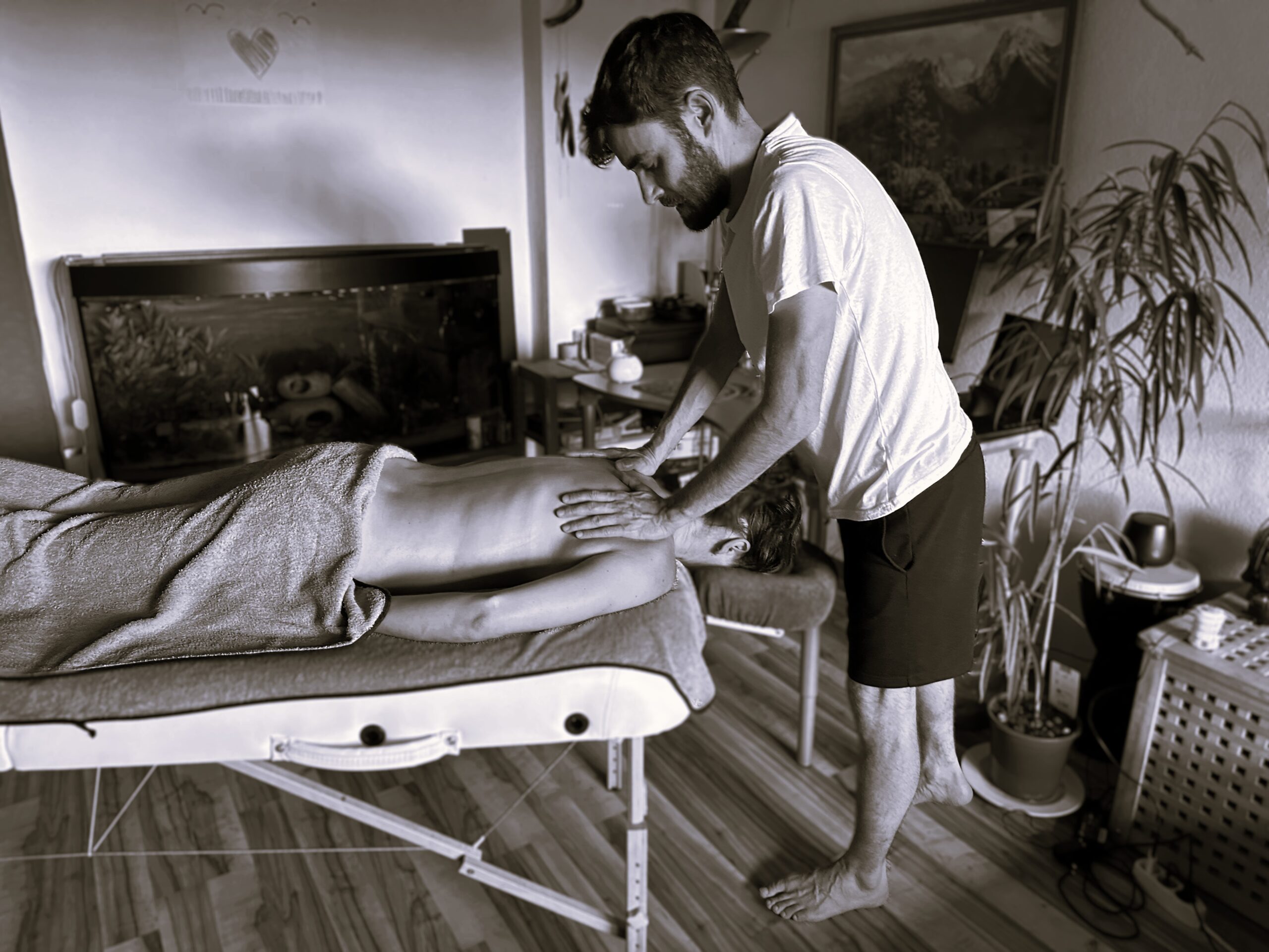 Dennis mobile Massage gibt eine Aromaölmassage in Kaufering